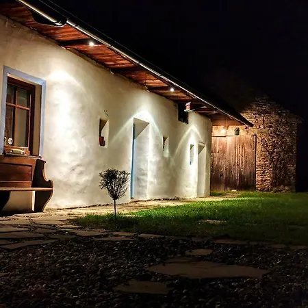 U Holoubku Casa de Férias *