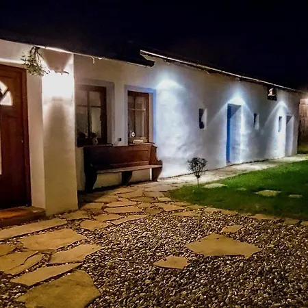 U Holoubku Casa de Férias *