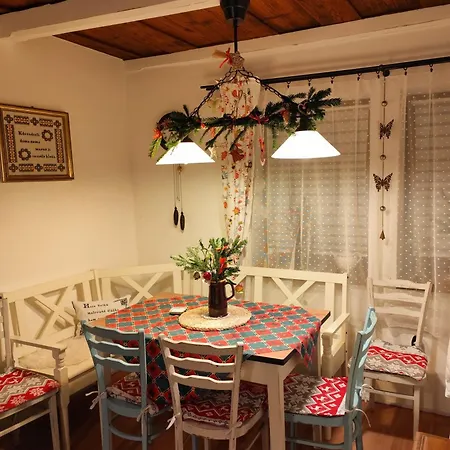 U Holoubku Hruba Vrbka